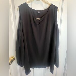 Zac & Rachel Black Blouse with V-Neckline and Sleeveless Design